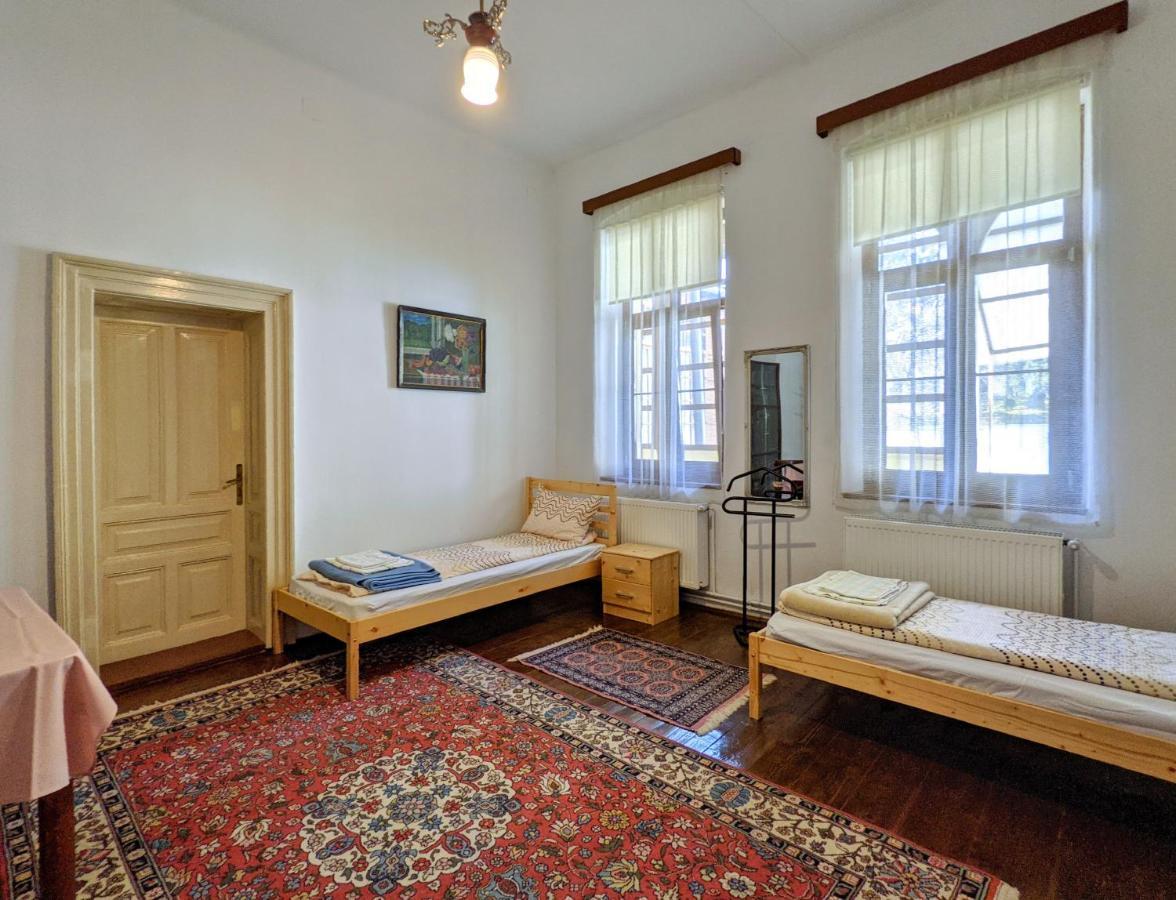 Gaestehaus Honigberg Next To The Fortified Church Of Harman Экстерьер фото