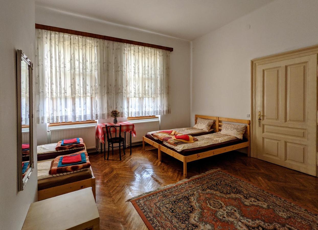 Gaestehaus Honigberg Next To The Fortified Church Of Harman Экстерьер фото