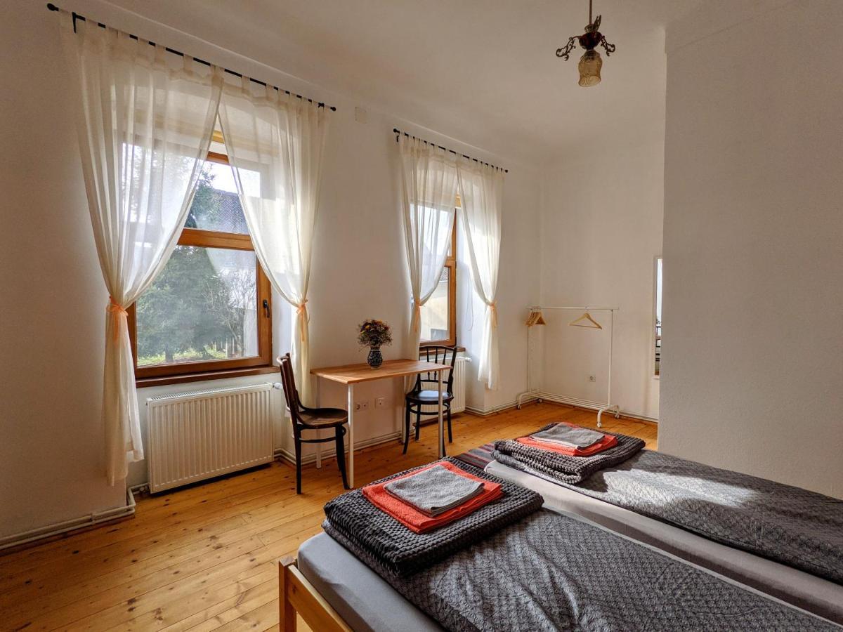Gaestehaus Honigberg Next To The Fortified Church Of Harman Экстерьер фото