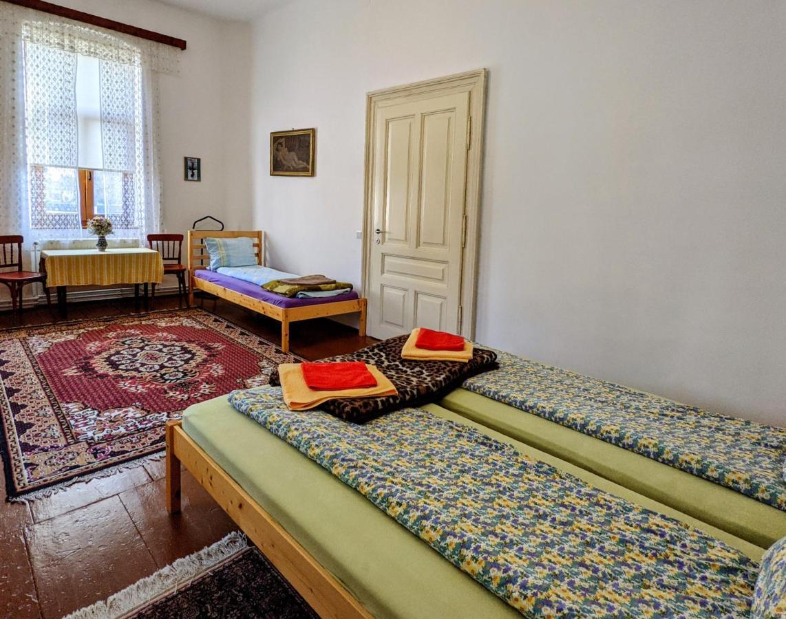 Gaestehaus Honigberg Next To The Fortified Church Of Harman Экстерьер фото