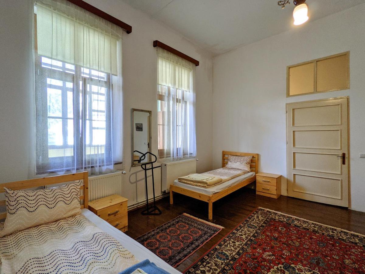 Gaestehaus Honigberg Next To The Fortified Church Of Harman Экстерьер фото